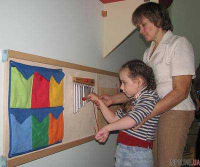 В Днепра в одной из школ открыли сенсорную комнату для детей с аутизмом