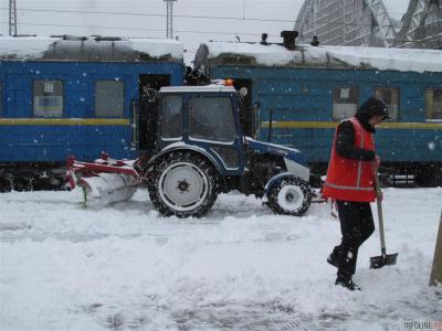Укрзализныця: все пассажирские поезда курсируют по графику, несмотря на снегопад