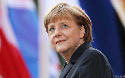 Консерваторы официально избрали кандидатом в канцлеры Германии А.Меркель