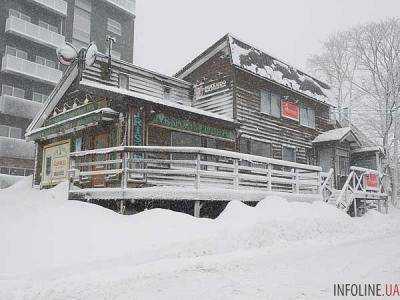 В Японии сильный снегопад оставил без электричества более 1,3 тыс. домов