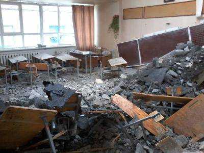 При обстреле Авдеевки боевики попали в школу, начался пожар