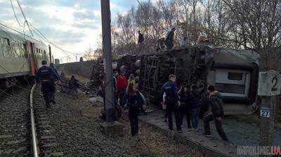 В Бельгии сошел с рельсов поезд, есть жертвы.Фото