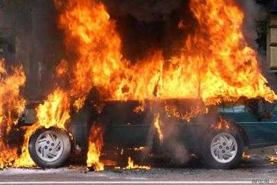 В Виннице сгорело авто, в машине обнаружен труп