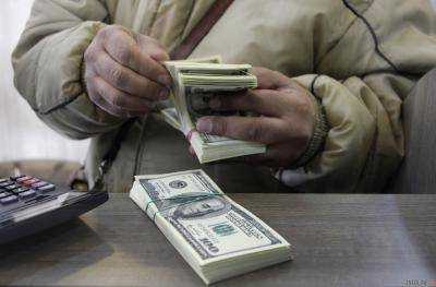 Для предотвращения оттока денег в Россию НБУ ужесточило правила ведения валютных операций