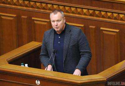 Народный депутат Андрей Артеменко сообщил, что ему запретили выезд из Украины
