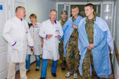 Из зоны АТО в Днепропетровскую больницу имени Мечникова доставили 13 бойцов