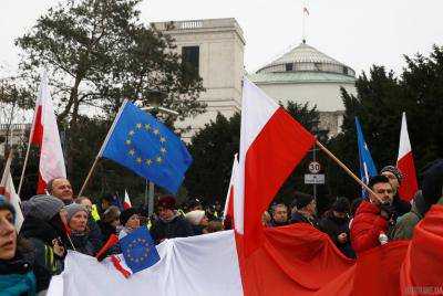 Польша не собирается выходить из ЕС - Я.Качиньский