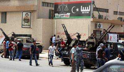 В Триполи вспыхнули бои между правительственными войсками и исламистами