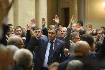 Собрать большинство депутатов для сессии с таким призывом выступили винницкие активисты
