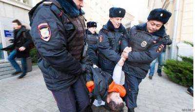 Среди пострадавших на акции в Москве есть и полицейский