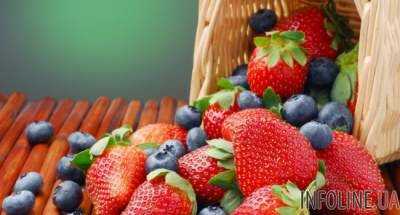 Названы самые опасные для здоровья фрукты и ягоды