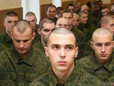 Почти пять тысяч крымчан призовут в российскую армию в 2017 году