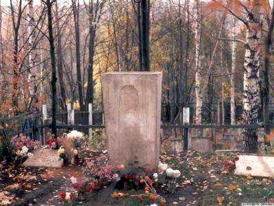 Е.Евтушенко попросил похоронить его рядом с могилой Б.Пастернака