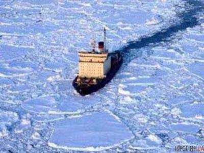 Во льдах у побережья Канады застрял паром с 209 пассажирами
