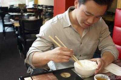 В Китае задержали мужчину, который убил трех человек палочками для еды