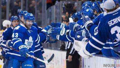 Хоккейный клуб "Торонто" продлил победную серию в НХЛ