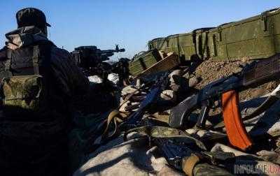 На Донбассе боевики вчера нарушали режим тишины по всей линии фронта