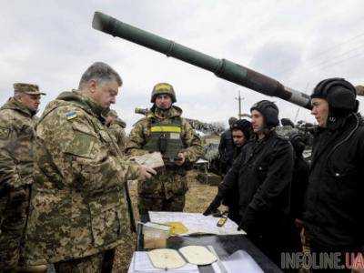 В Луганской области Президент наградил танкистов