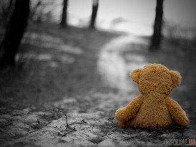 Прогулка обернулась трагедией: в Харьковской области ребенка убило мемориальной доской