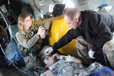 В Днепр доставили трех раненых бойцов АТО