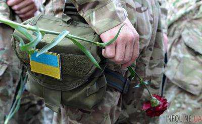 В зоне АТО погиб украинский военный, еще семеро ранены