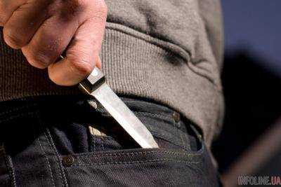 В Житомире мужчина напал с ножом на полицейских