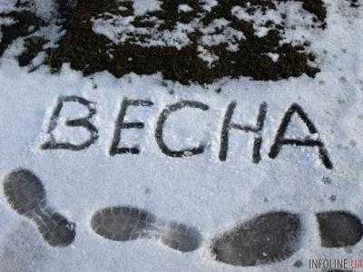 На левом берегу Киева пошел снег. Видео