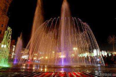 Танцующие фонтаны в центре столицы - аэросъемка.Видео