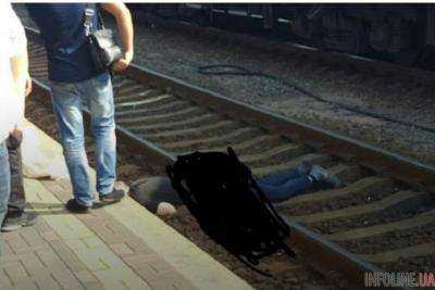 В Киеве поезд переехал мужчину