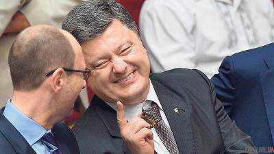 Янукович пообещал допросить Порошенко и Яценюка