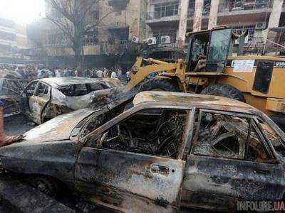 В Багдаде смертники взорвали два автомобиля