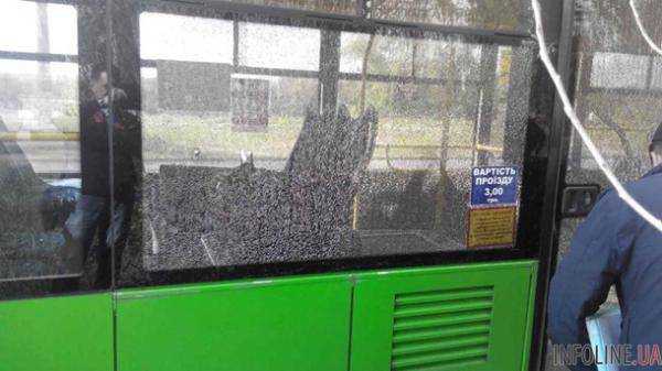 В Харькове обстреляли троллейбус.Фото