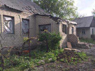 В результате обстрела боевиков почти разрушен жилой квартал в районе Старой Авдеевки - штаб АТО