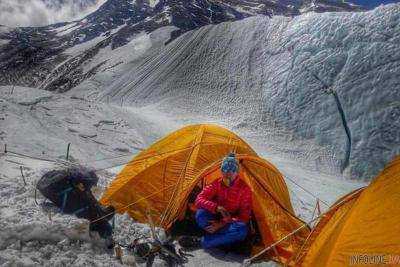 На Эвересте обнаружили тела четырех альпинистов