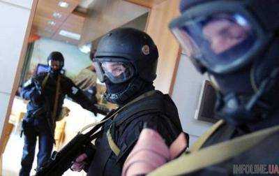 В Печерский суд доставили первых задержанных в масштабной антикоррупционной операции