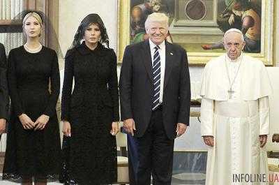Злой Папа и грустная Мелания. Конфузы турне Трампа.Фото,Видео