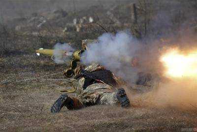 Боевики 18 раз обстреливали позиции сил АТО на донецком направлении