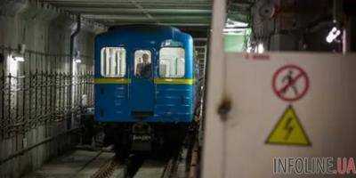 В киевском метро травмировались двое детей с начала летних каникул