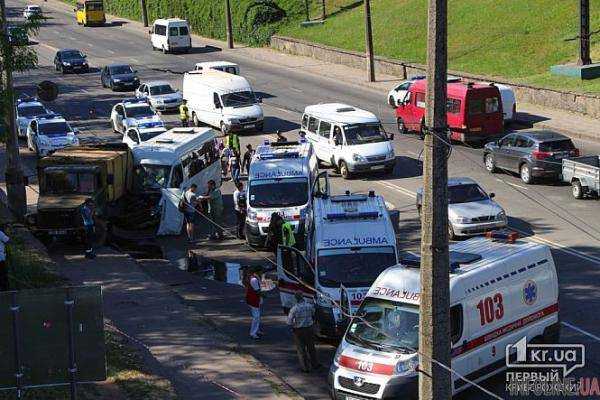 Крупное ДТП на Днепропетровщине: 7 пострадавших.Фото