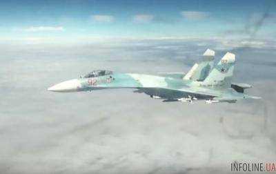 Появилось видео перехвата Су-27 самолетов США.Видео