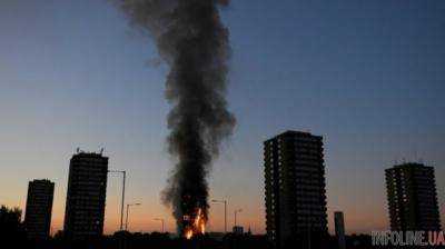 Крупный пожар в многоэтажке Лондона: люди оказались в ловушке