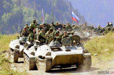 Турчинов: Россия наращивает войска на границе
