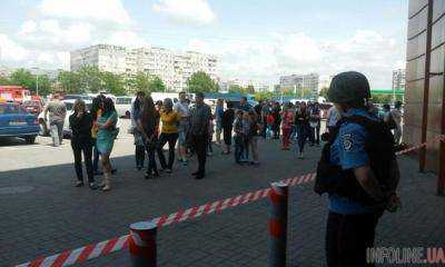 В Виннице полиция эвакуировала 200 человек из ТРЦ через заминирование