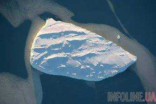 От Антарктиды откололся гигантский айсберг.Видео
