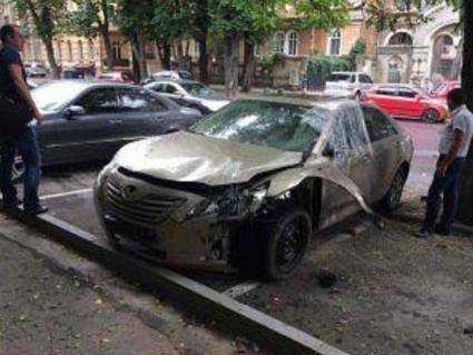 Авто депутата взлетело в воздух посреди Одессы