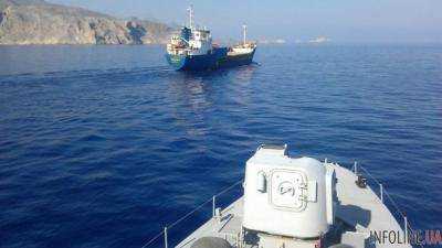 В Эгейском море береговая охрана Греции обстреляла турецкий корабль