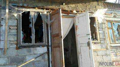 В результате ночного обстрела Марьинки повреждены 4 частных дома