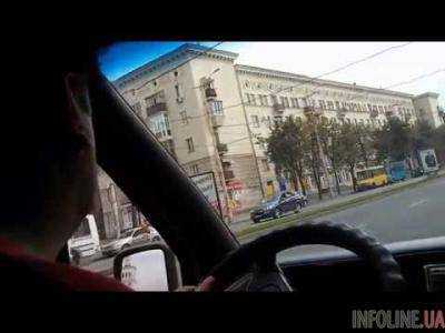 В Николаеве водитель маршрутного такси напал на журналиста телеканала «2+2»
