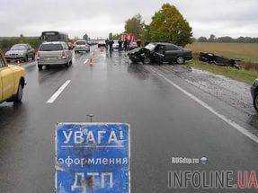 В результате столкновения двух легковых авто во Львовской области три человека погибли, еще трое - травмированы