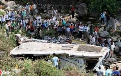 Автобус с паломниками рухнул в ущелье: полтора десятка жертв